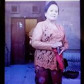 TỨ